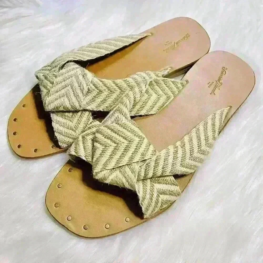 Women's Louise Chevron Print Knotted Slide Sandals - Universal Thread Tan 7.5